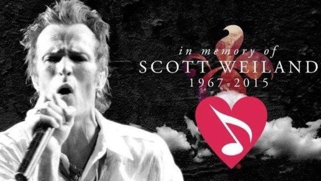 COREY TAYLOR And ROYAL MACHINES Perform STONE TEMPLE PILOTS Classic "Sex Type Thing" In Tribute To SCOTT WEILAND; Fan-Filmed Video Available